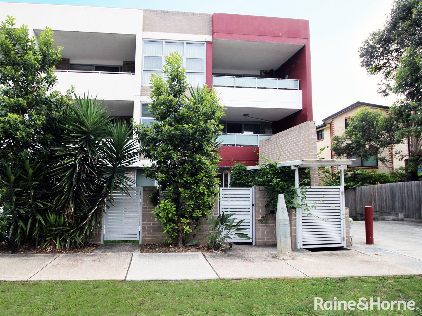 2 bedrooms Apartment / Unit / Flat in 6/75-77 Great Western Highway PARRAMATTA NSW, 2150