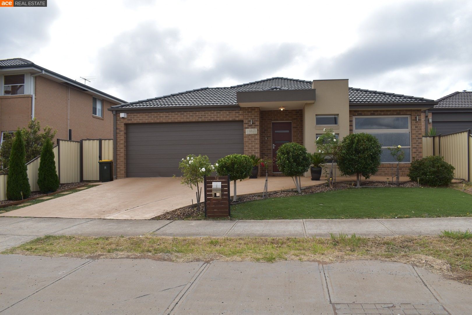 4 bedrooms House in 12 Waterhaven Boulevard POINT COOK VIC, 3030