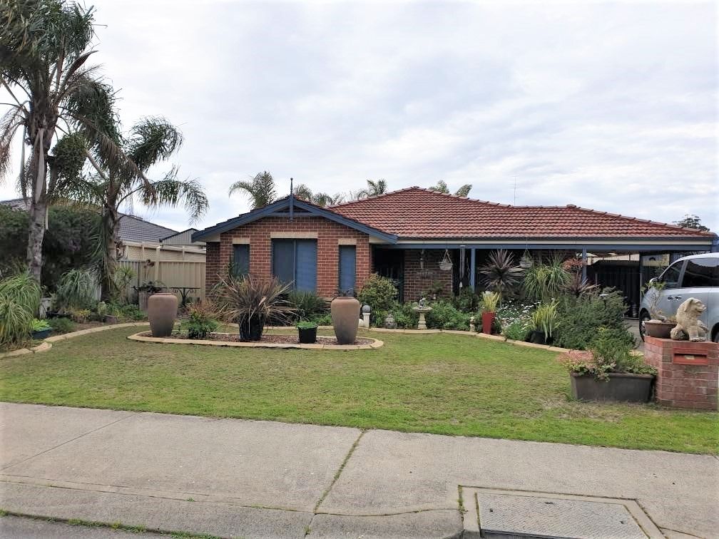 3 bedrooms House in 52 Peppermint Way EATON WA, 6232