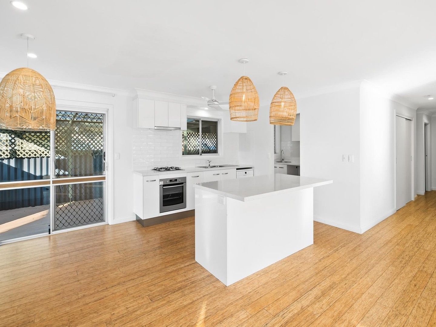 4 bedrooms House in 2 Satinwood Place PALM BEACH QLD, 4221