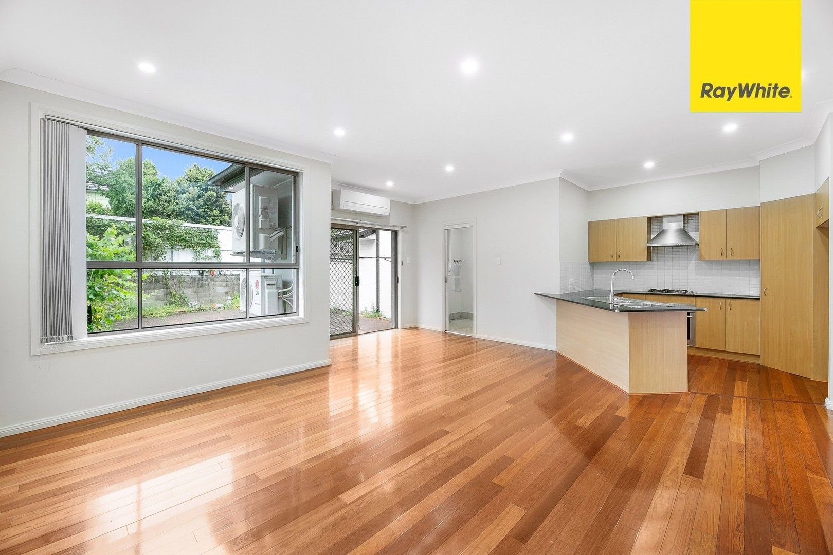 3 bedrooms Townhouse in 4/26-30 North Rocks Road NORTH ROCKS NSW, 2151