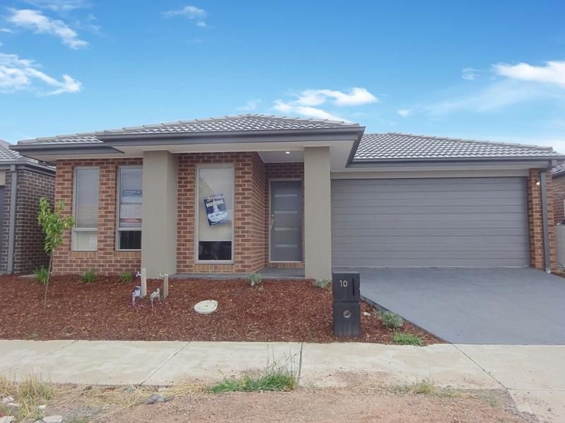 3 bedrooms House in 10 Gossamer Way MICKLEHAM VIC, 3064