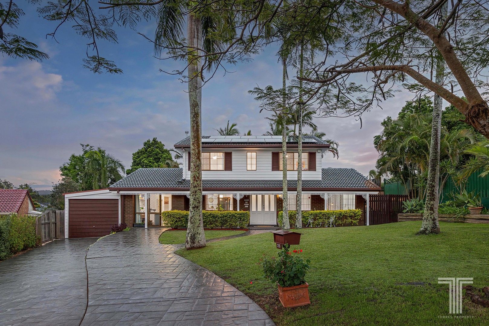 4 bedrooms House in 25 Vortigern Street CARINDALE QLD, 4152