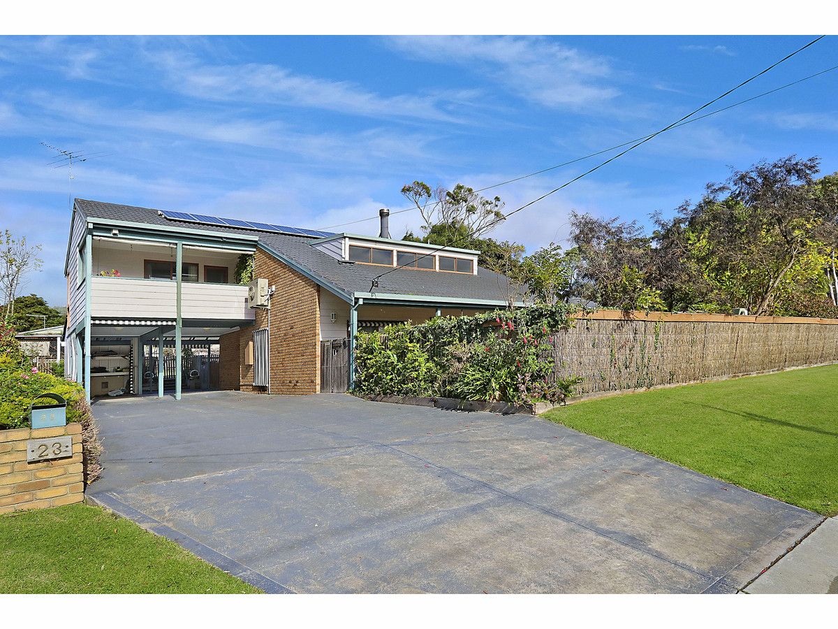 3 bedrooms House in 23 Elizabeth Avenue DROMANA VIC, 3936
