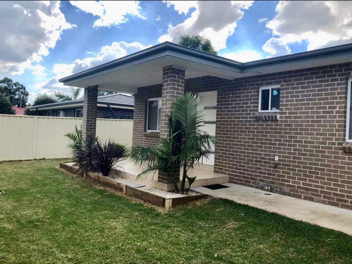 2 bedrooms Apartment / Unit / Flat in 9A Winten Drive GLENDENNING NSW, 2761