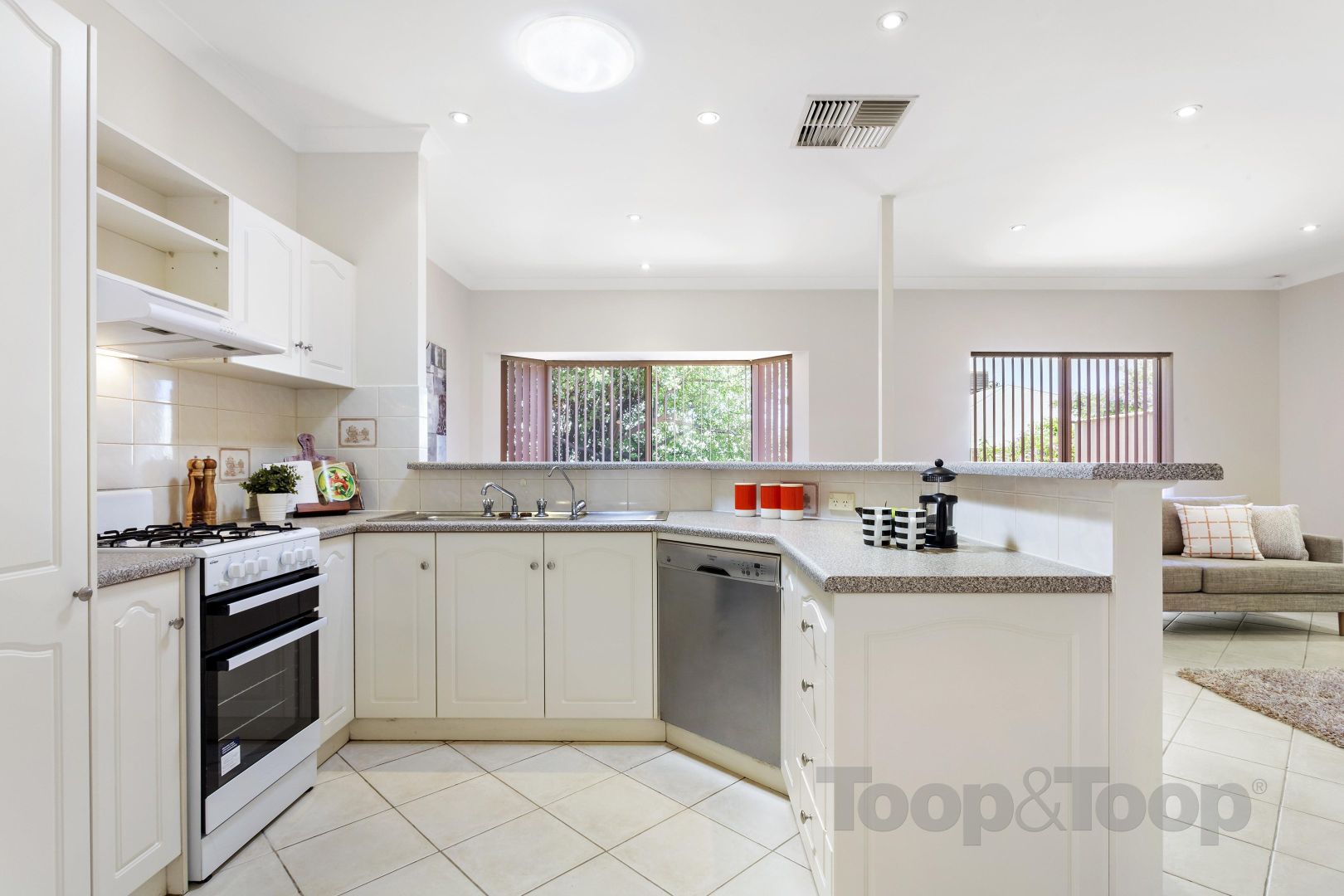 9 Inverary Close, Greenwith SA 5125, Image 1