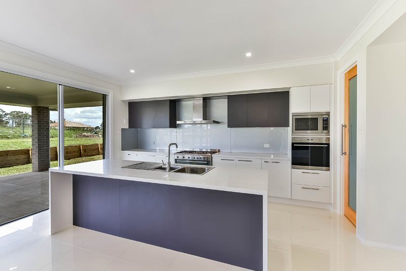 9 Caley Street, The Oaks NSW 2570, Image 2