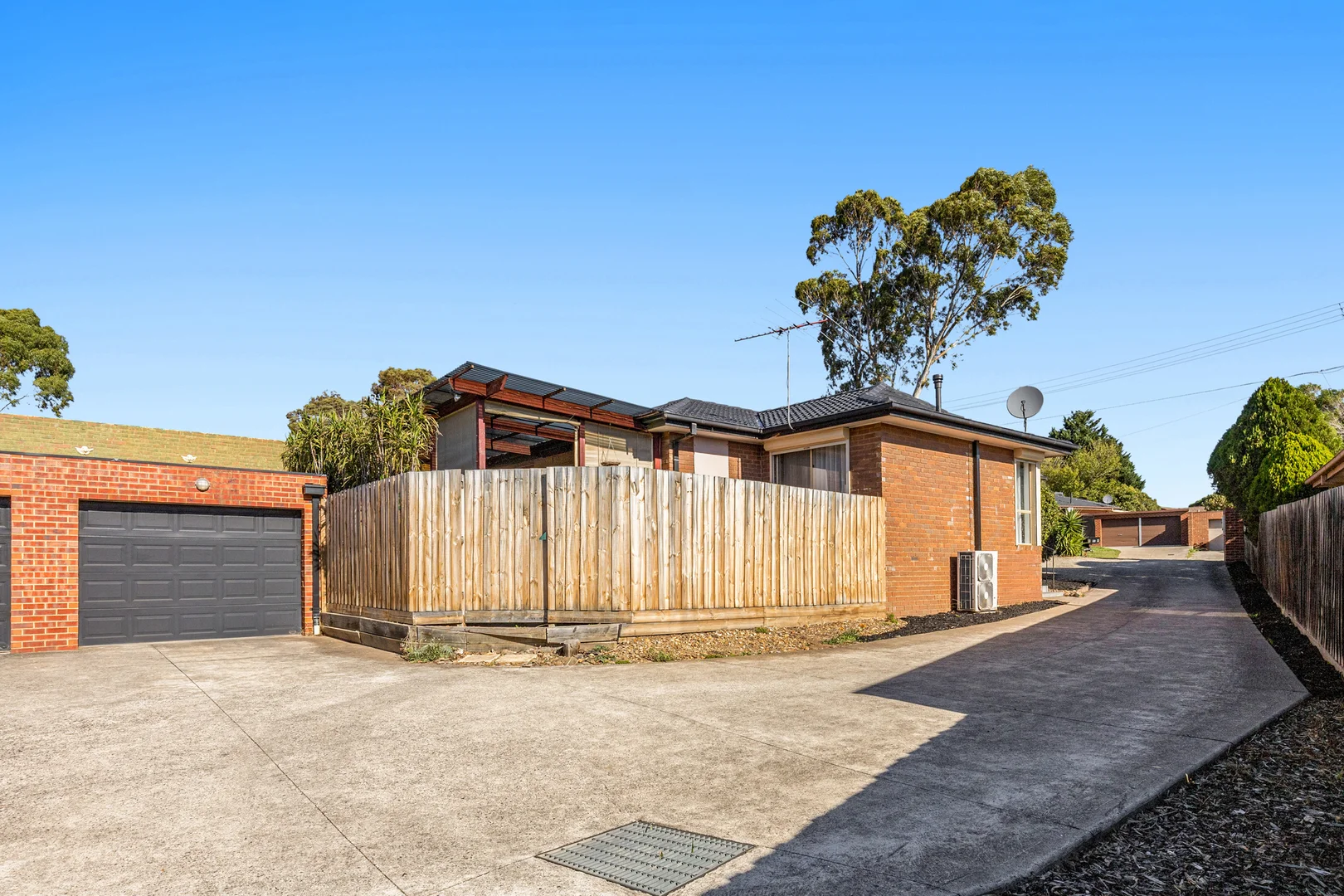 Additional image 2 of 63 Harricks Crescent, Attwood VIC 3049