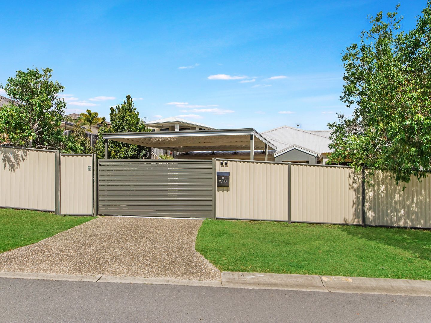 2/18 Bowley Street, Pacific Pines QLD 4211