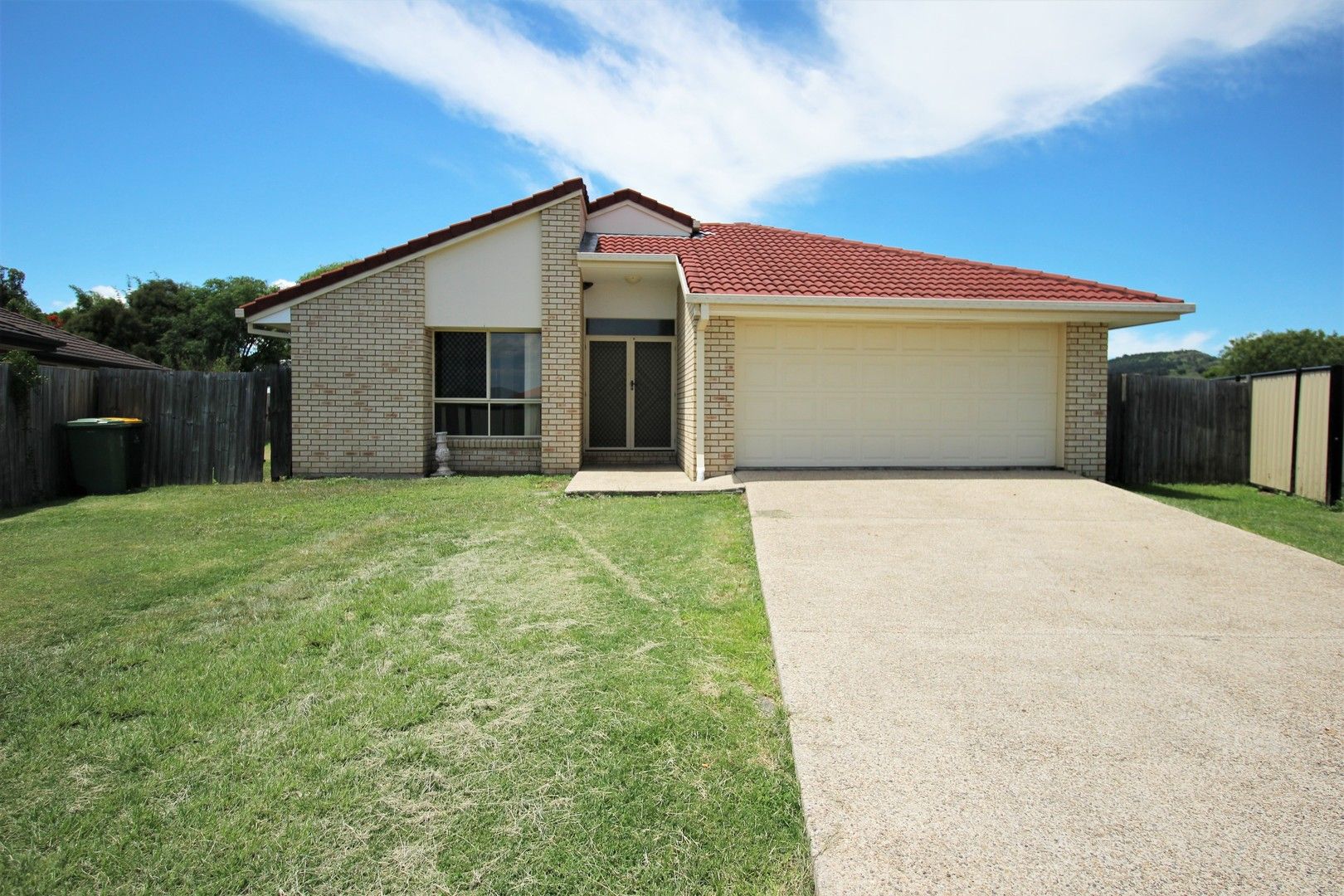 4 bedrooms Rural in 27 Varley St LOWOOD QLD, 4311