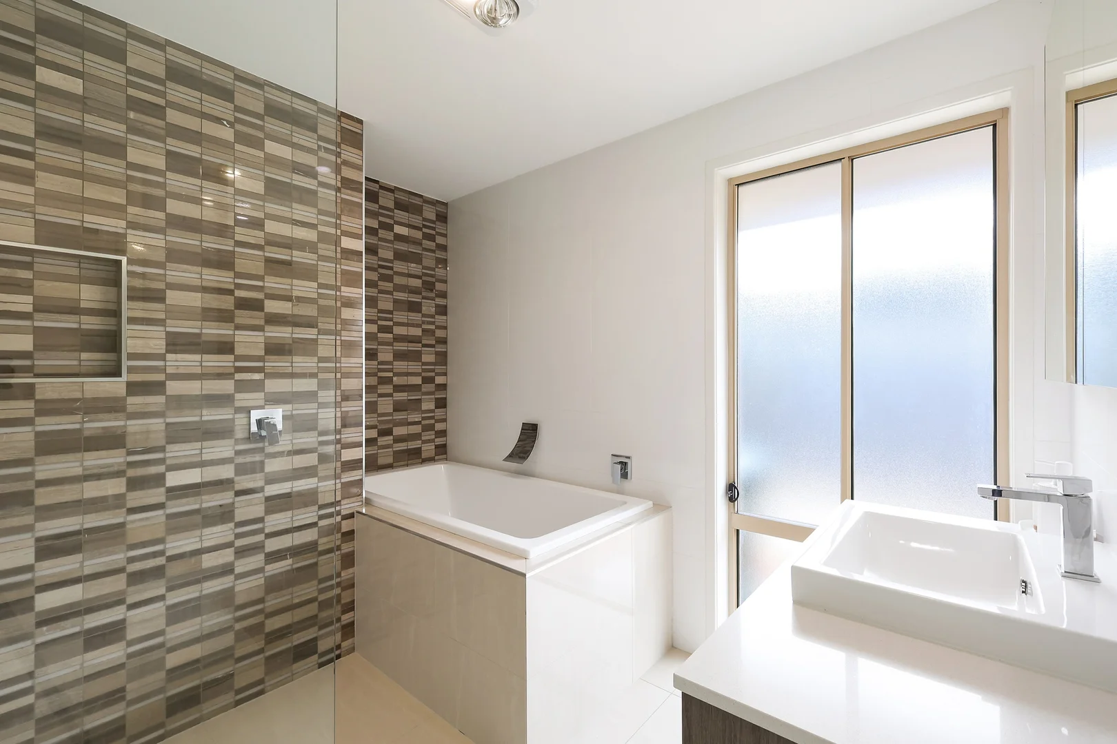 Additional image 14 of 8 Beaconsfield Drive, Burleigh Waters QLD 4220