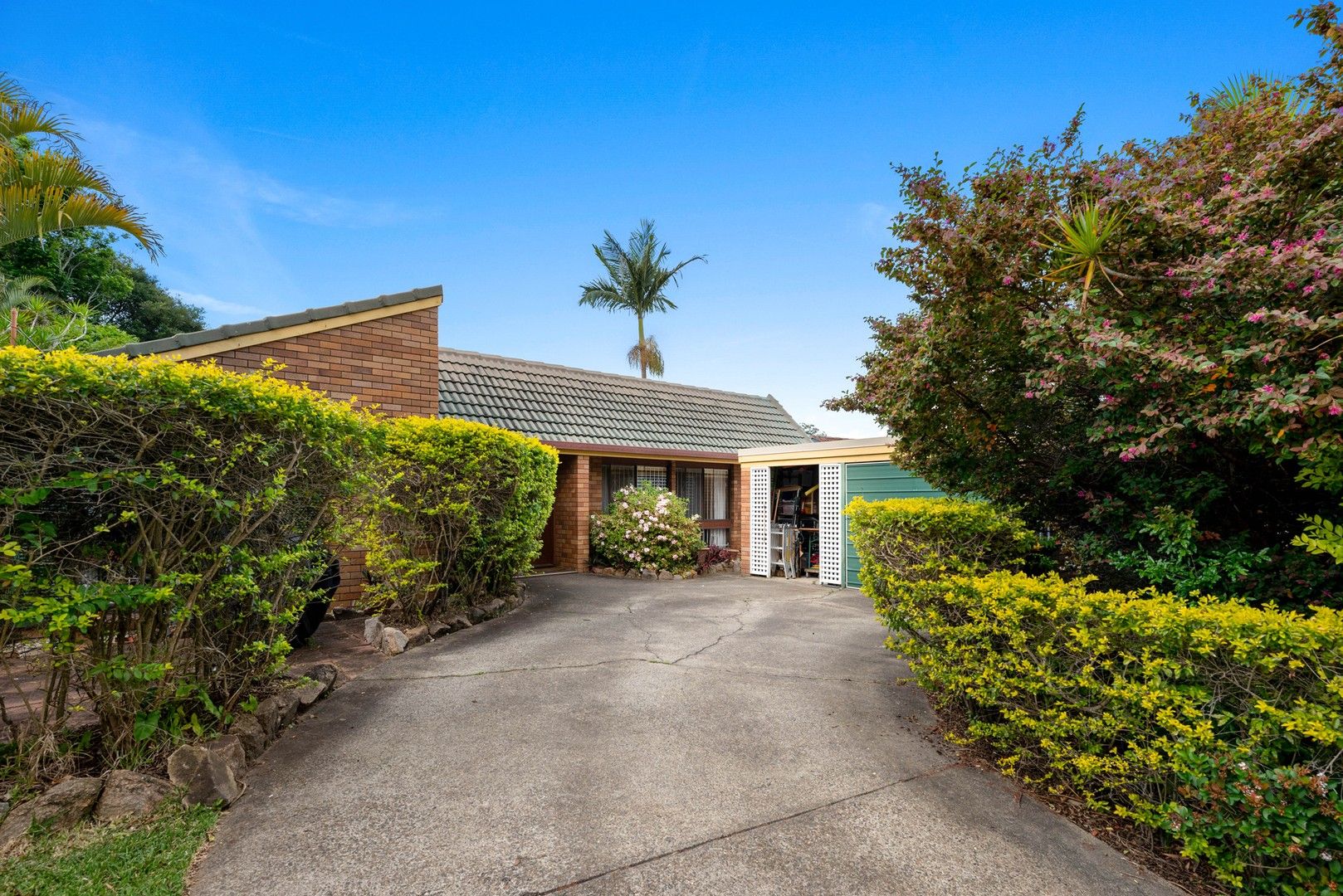 4 bedrooms House in 17 Arkin Street THE GAP QLD, 4061