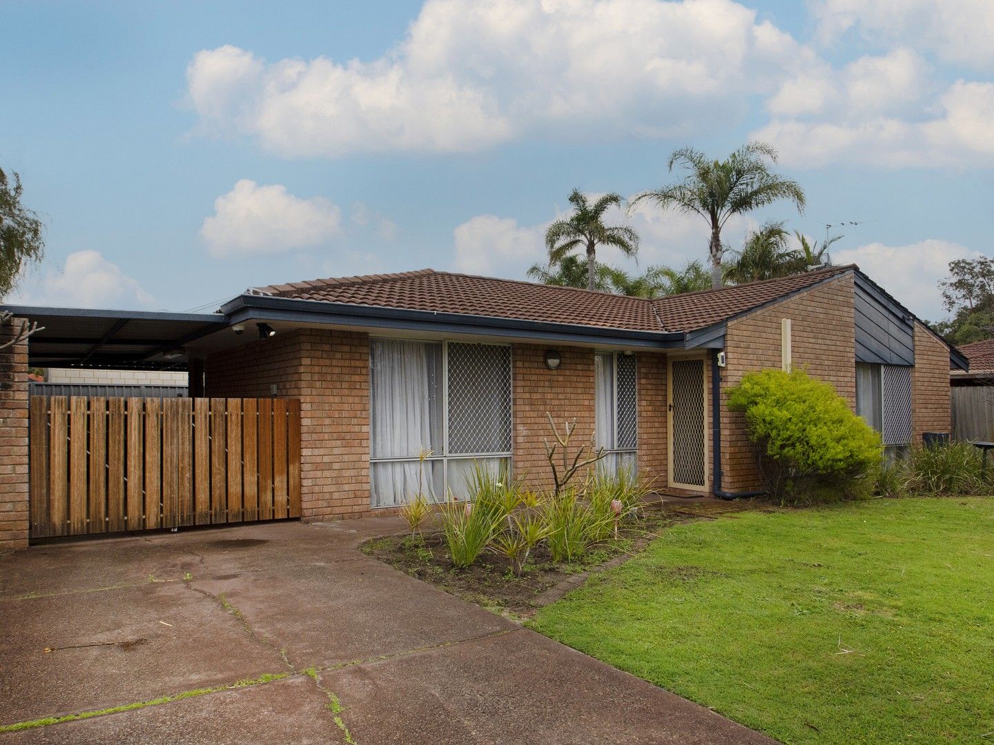 3 bedrooms House in 1 Wheatley Place MORLEY WA, 6062
