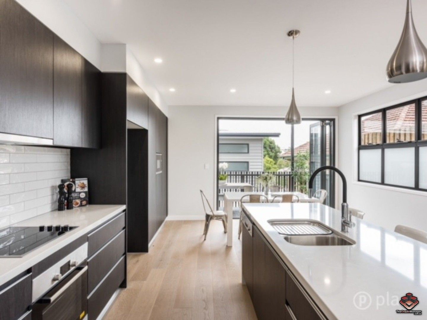 Coorparoo QLD 4151 3 beds townhouse for Rent, 990 13201230 Domain