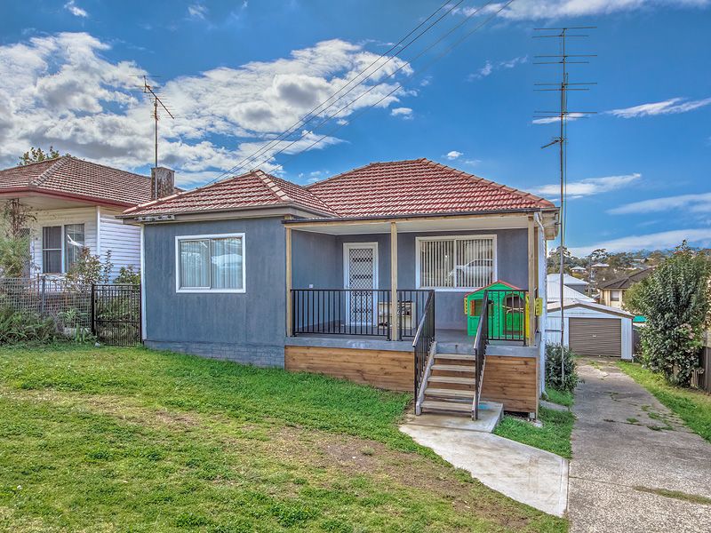 12 Bellevue Road, Figtree NSW 2525, Image 0