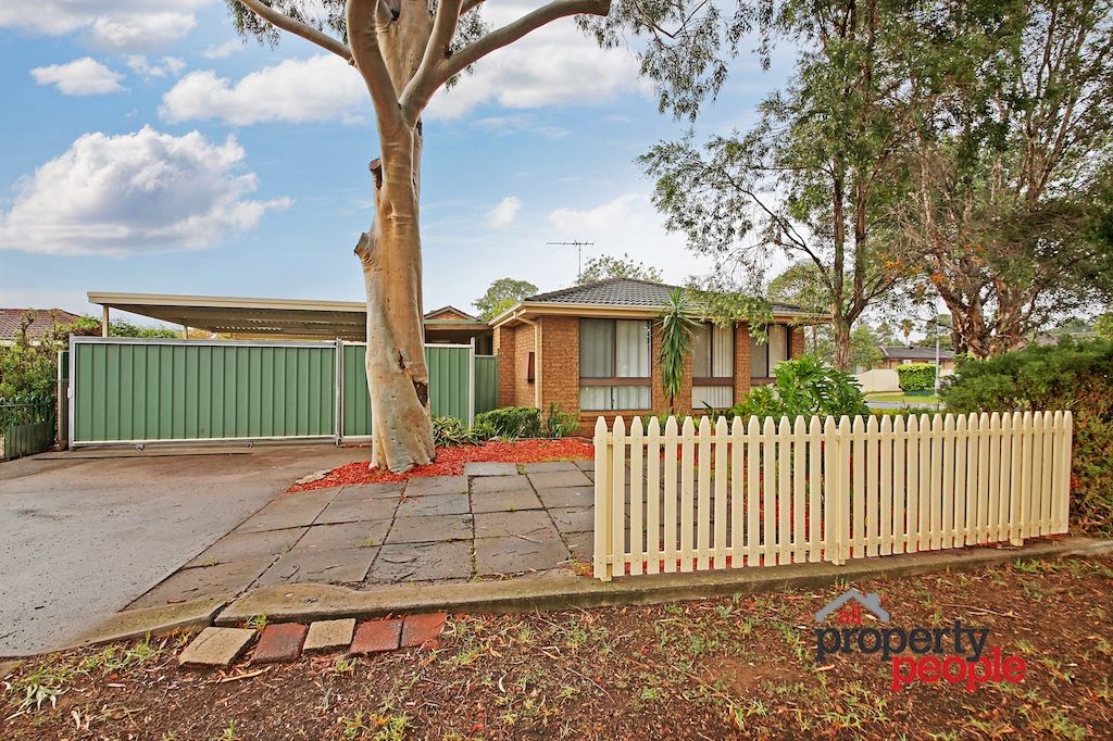 2 Hyacinth Avenue, Macquarie Fields NSW 2564, Image 0