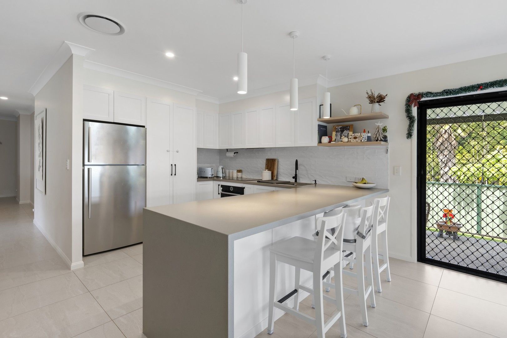 4 bedrooms House in 5 Mcintyre Court MUDGEERABA QLD, 4213