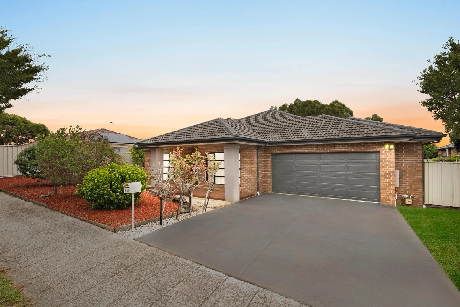 98 Golf View Drive, Craigieburn VIC 3064
