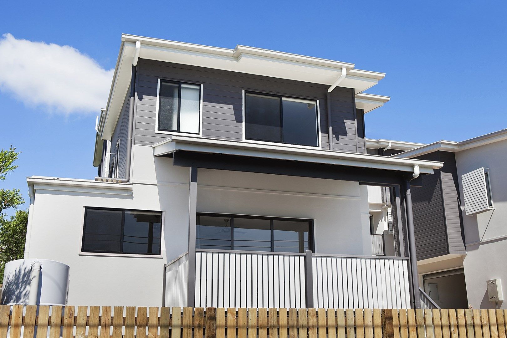 3 bedrooms Townhouse in 2/24 Wattle Avenue CARINA QLD, 4152