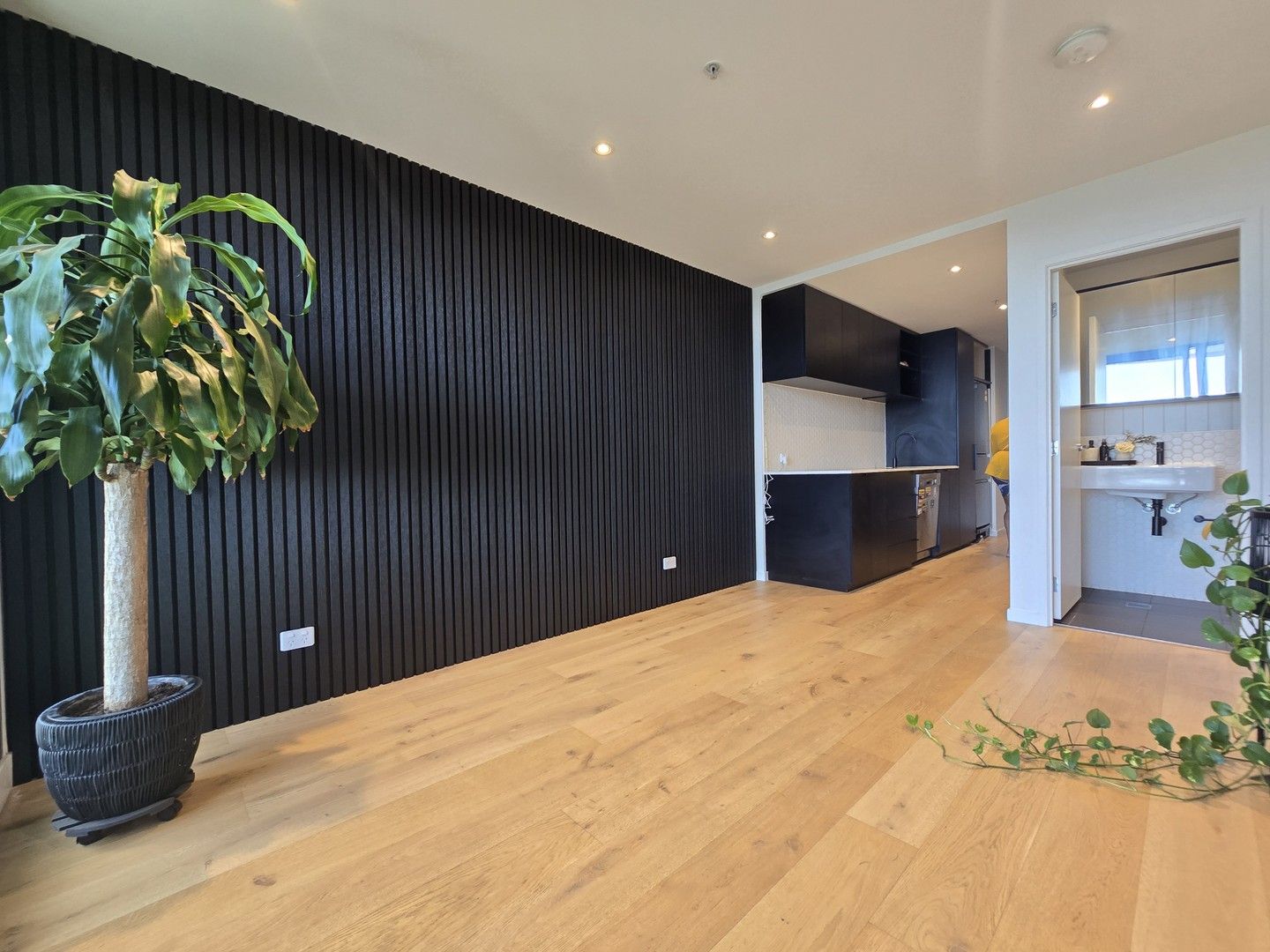 1 bedrooms Apartment / Unit / Flat in 2004/8 Hallenstein Street FOOTSCRAY VIC, 3011