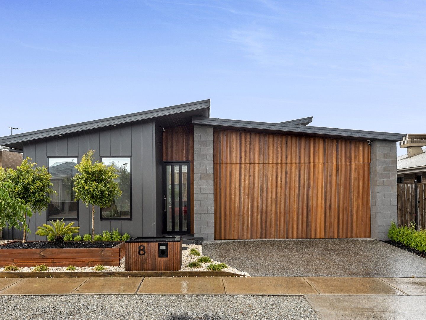 3 bedrooms House in 8 Cahir Avenue TORQUAY VIC, 3228