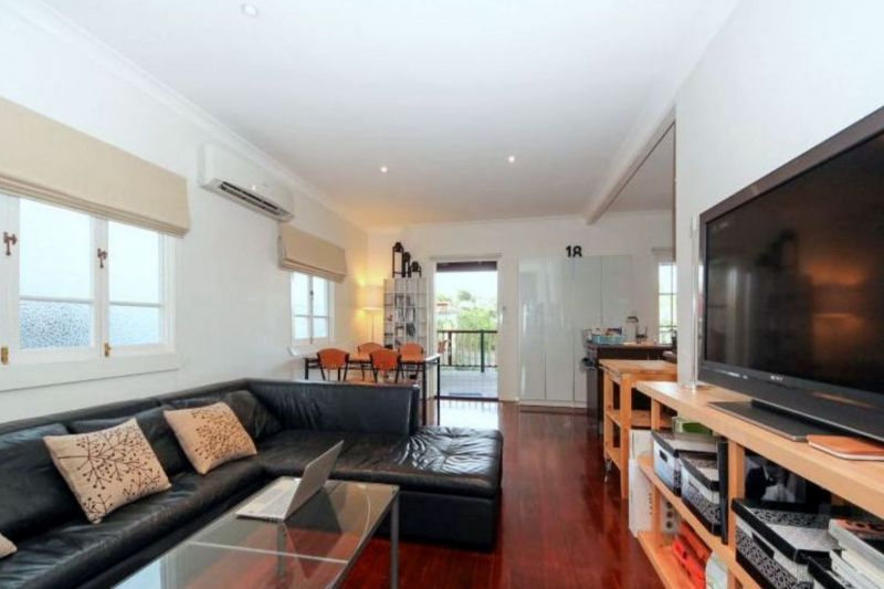 5 bedrooms House in 18 Koondara Street CAMP HILL QLD, 4152