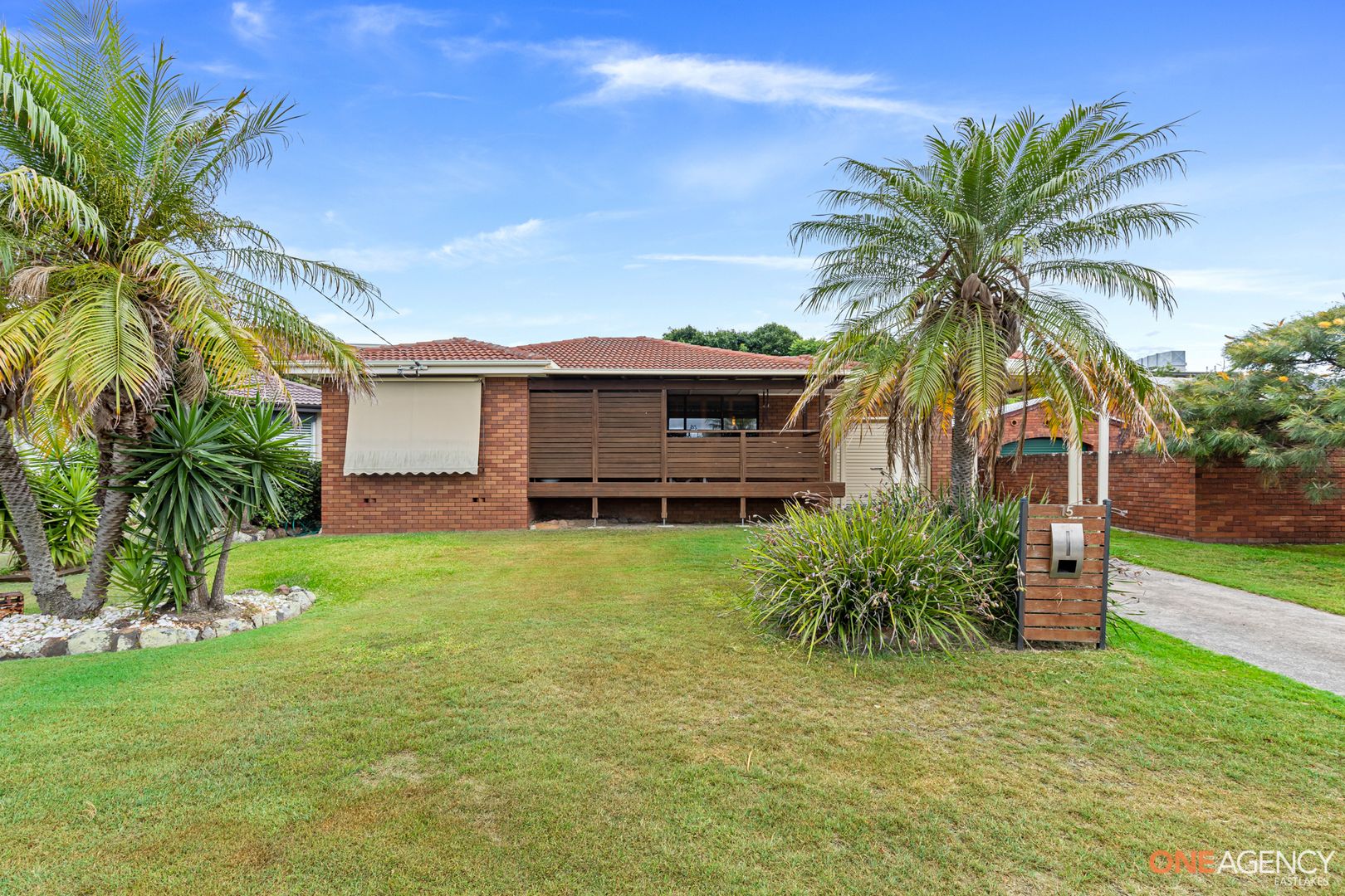 15 Macquarie Grove, Caves Beach NSW 2281, Image 1