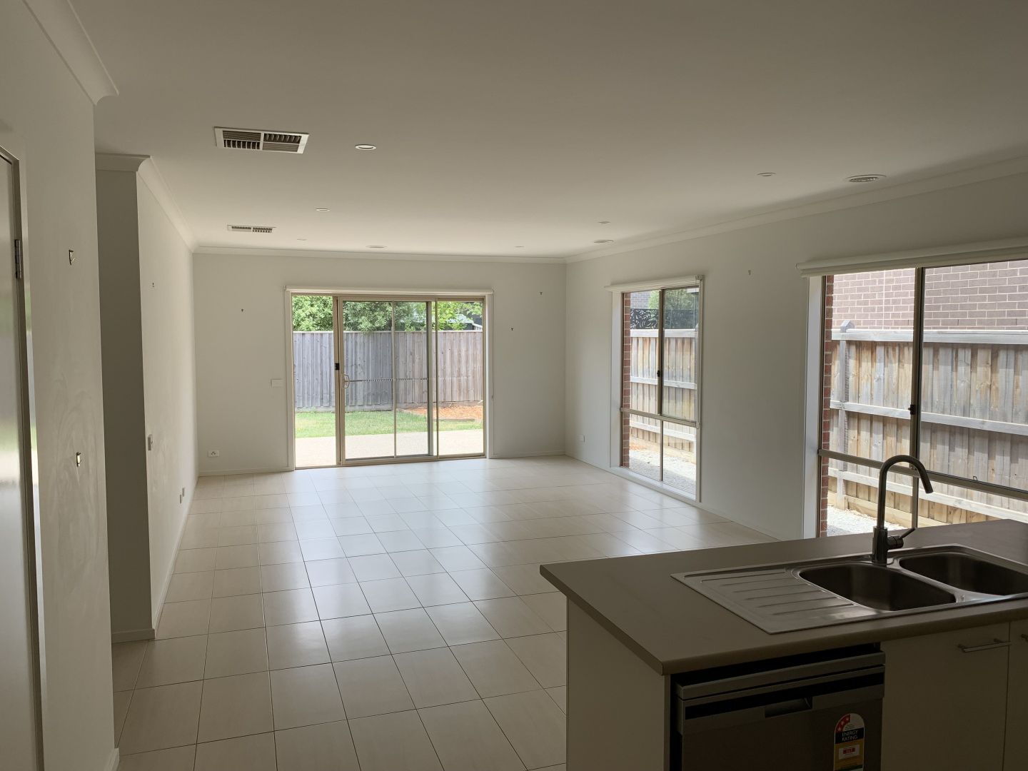 43 Petunia Drive, Keysborough VIC 3173 House For Rent 630 Domain