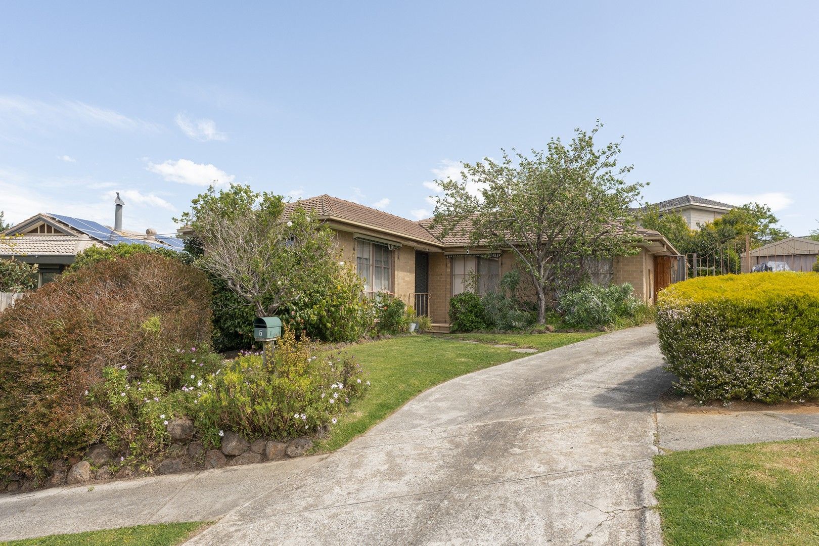 3 bedrooms House in 7 Ekari Court YALLAMBIE VIC, 3085