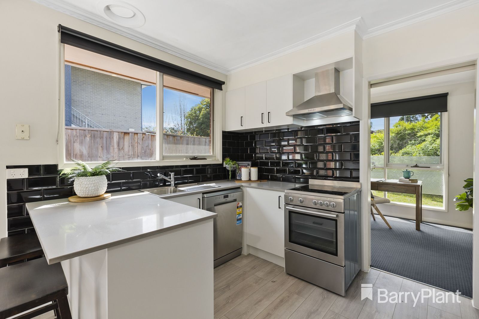 12/143-149 Coleman Parade, Glen Waverley VIC 3150, Image 2