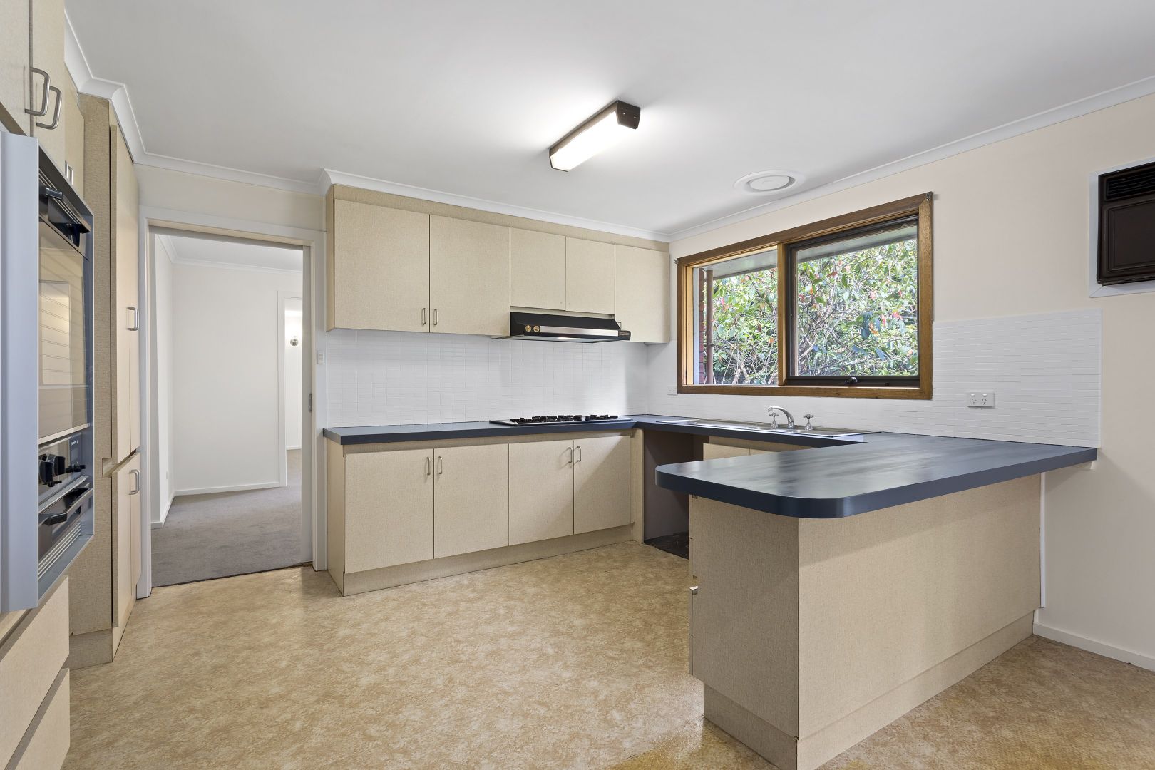 5/16 Harrison Street, Mitcham VIC 3132, Image 2