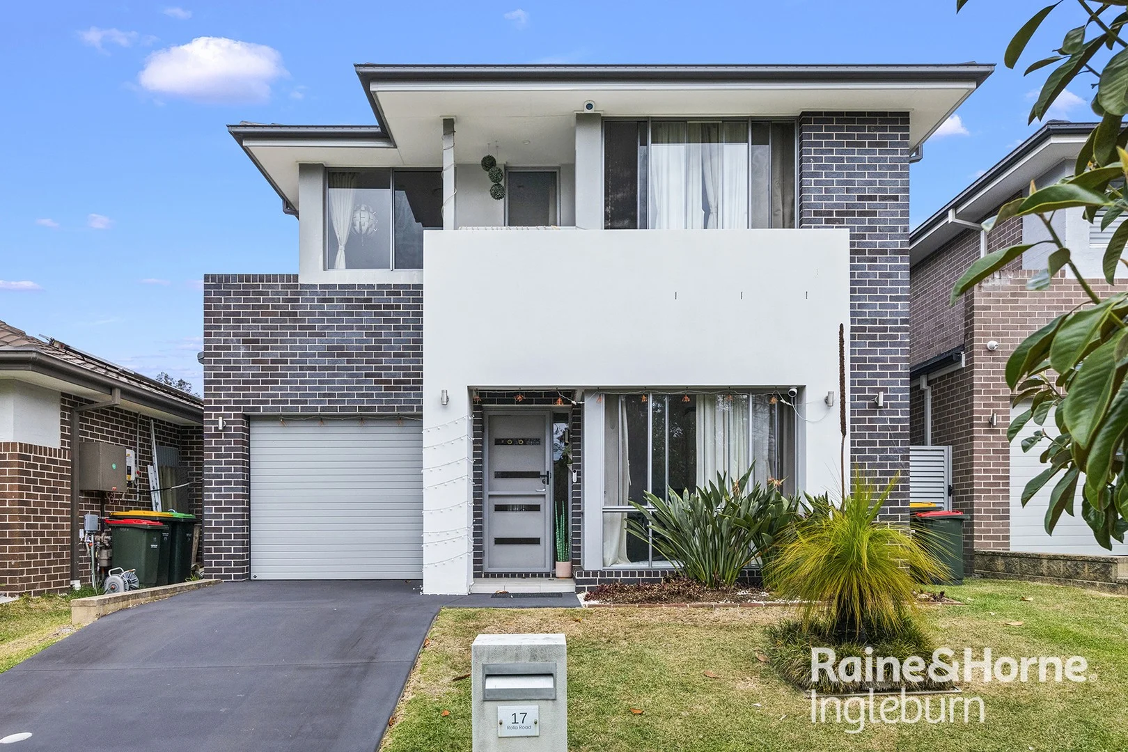 17 Rolla Road, Glenfield NSW 2167