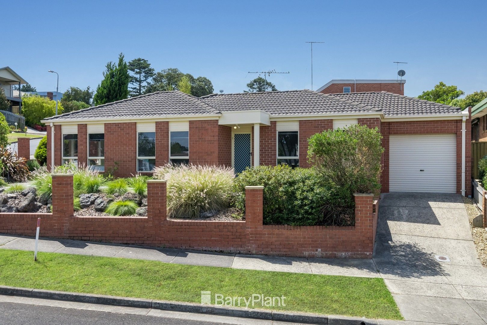 3 bedrooms Townhouse in 1/16 Lansell Drive HIGHTON VIC, 3216