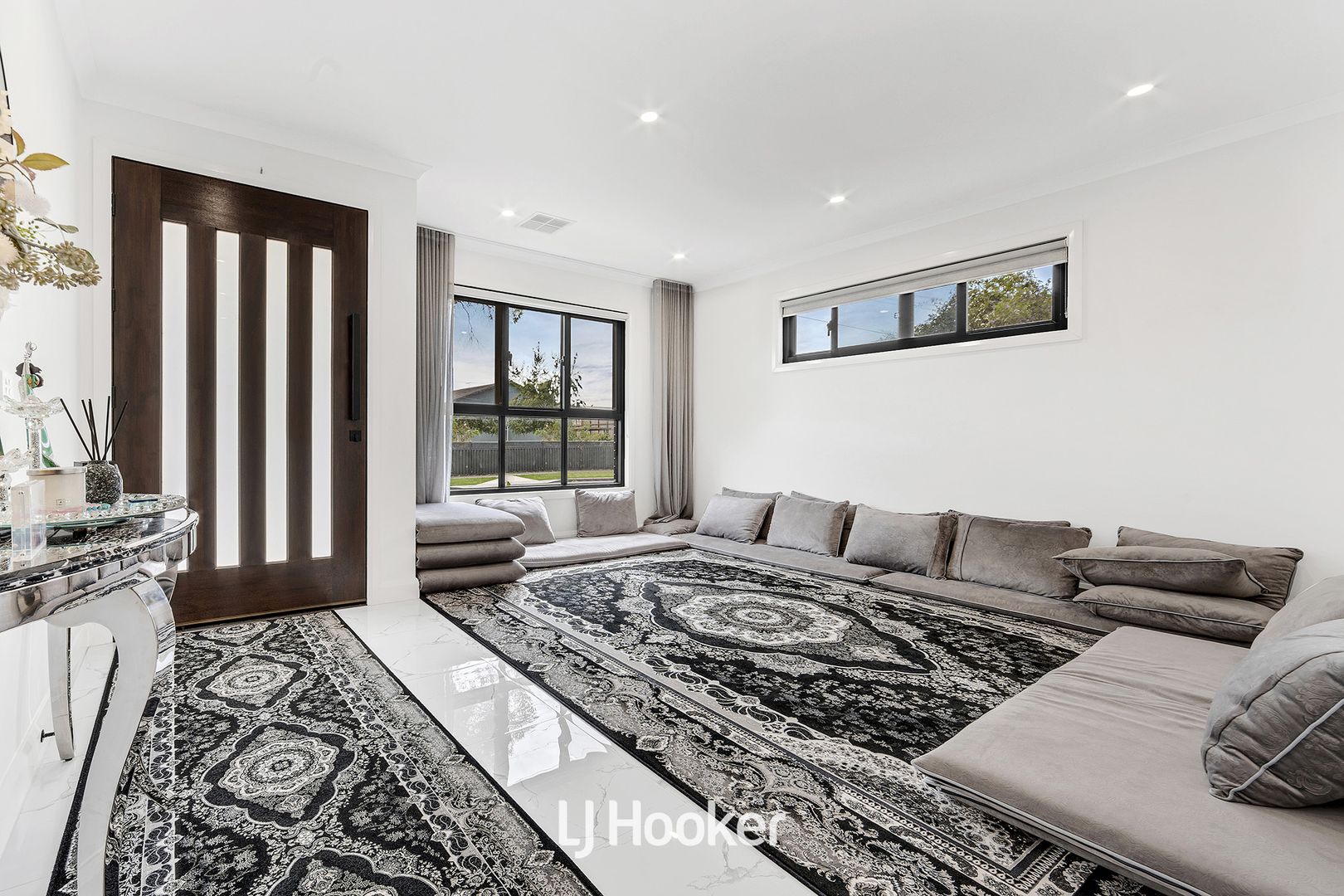 1/16 Rose Drive, Doveton VIC 3177, Image 2