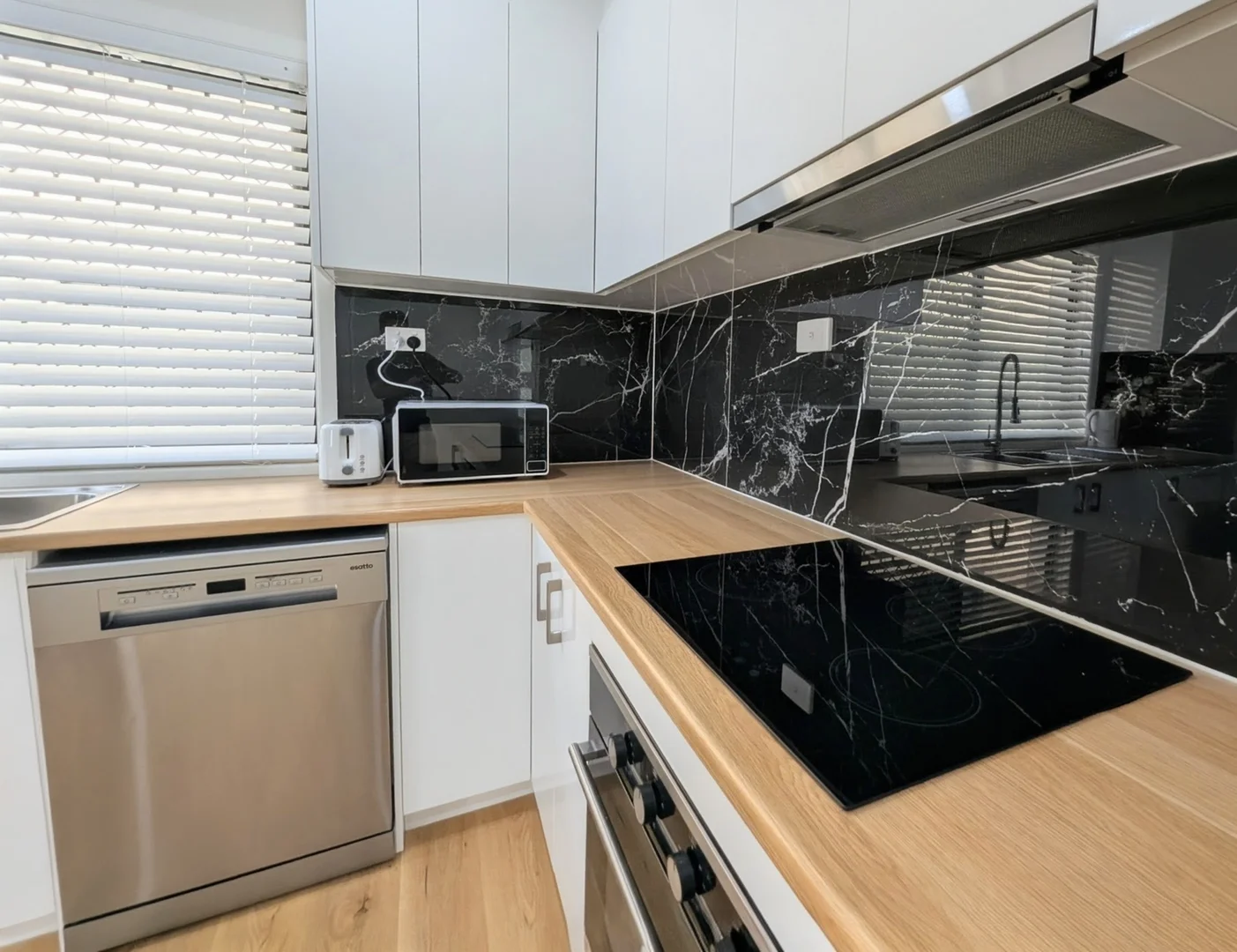 Additional image 2 of 981 Boundary Road, Coopers Plains QLD 4108