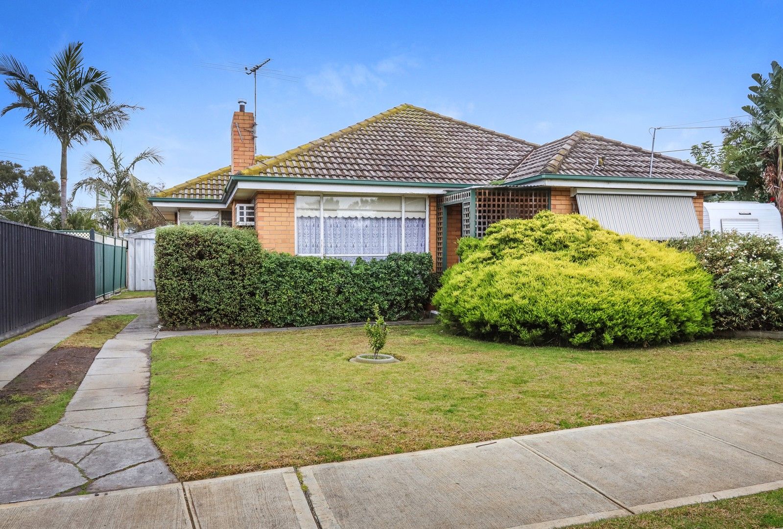 3 bedrooms House in 1 Newton Court SEAHOLME VIC, 3018