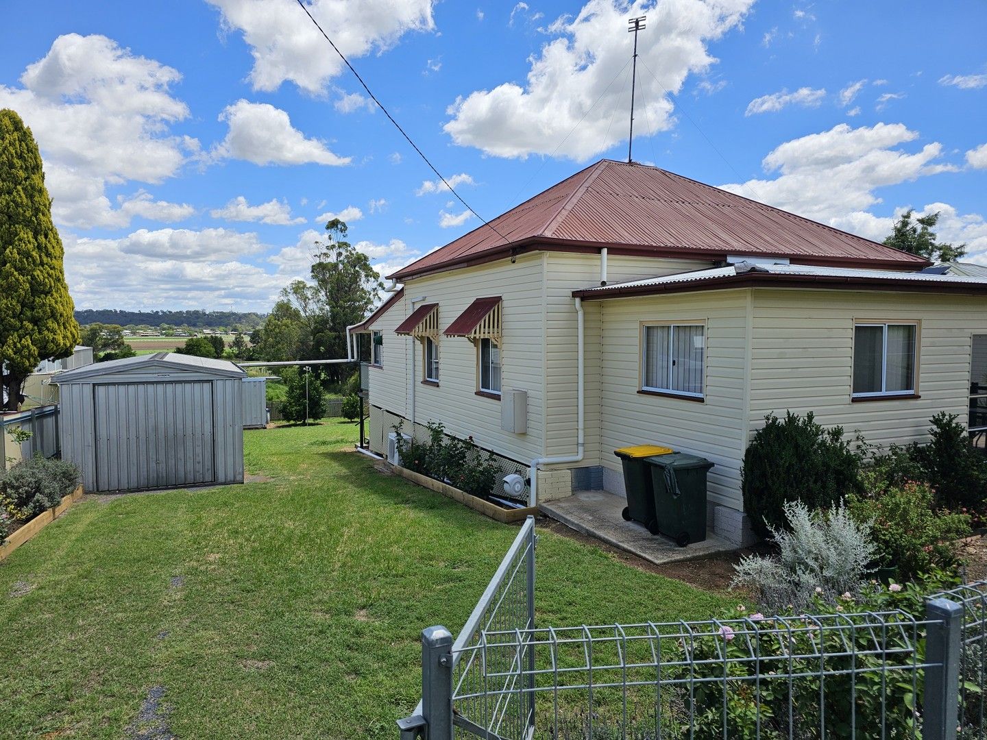 3 bedrooms House in 127 Wood St WARWICK QLD, 4370