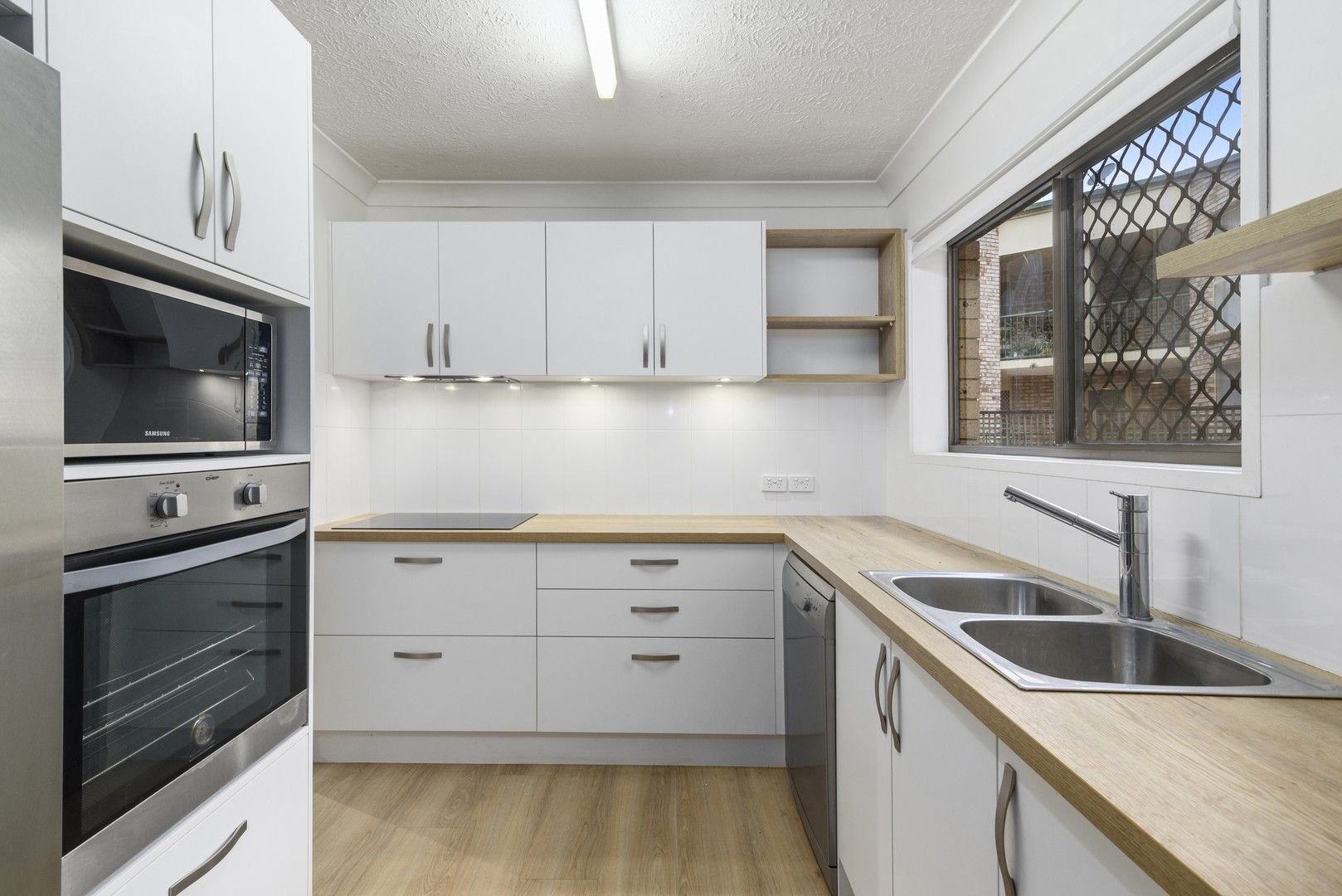 2 bedrooms Apartment / Unit / Flat in 1/547 Gold Coast Highway TUGUN QLD, 4224