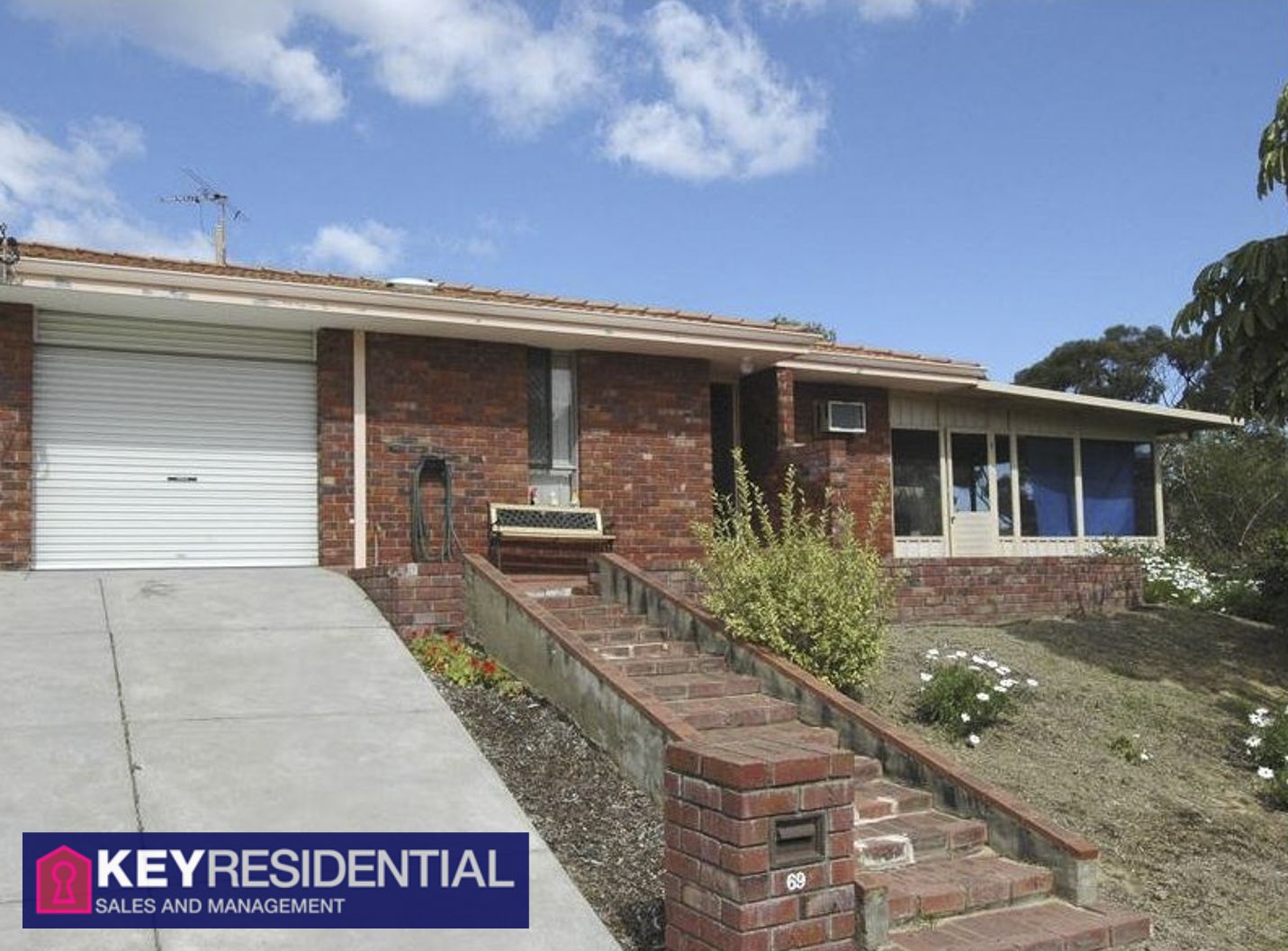 3 bedrooms Apartment / Unit / Flat in 69B David Crescent HILLARYS WA, 6025