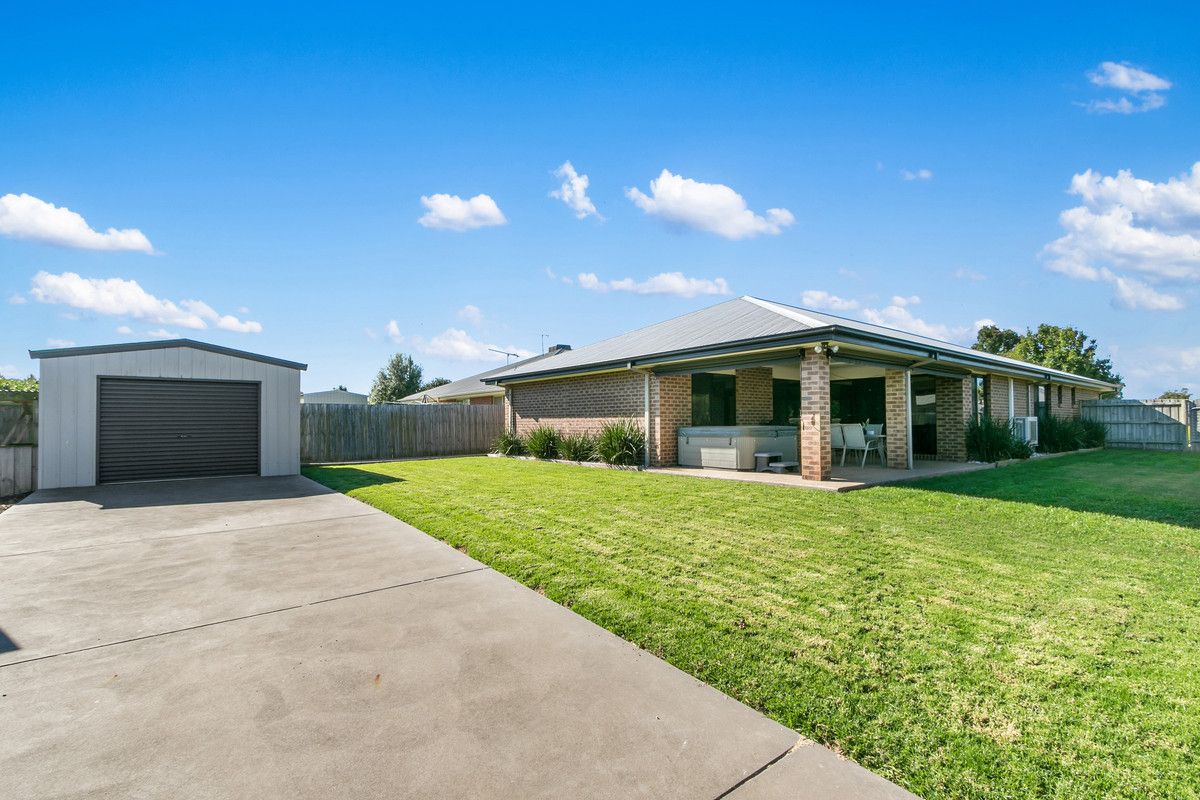 14 The Boulevard, Sale VIC 3850, Image 2