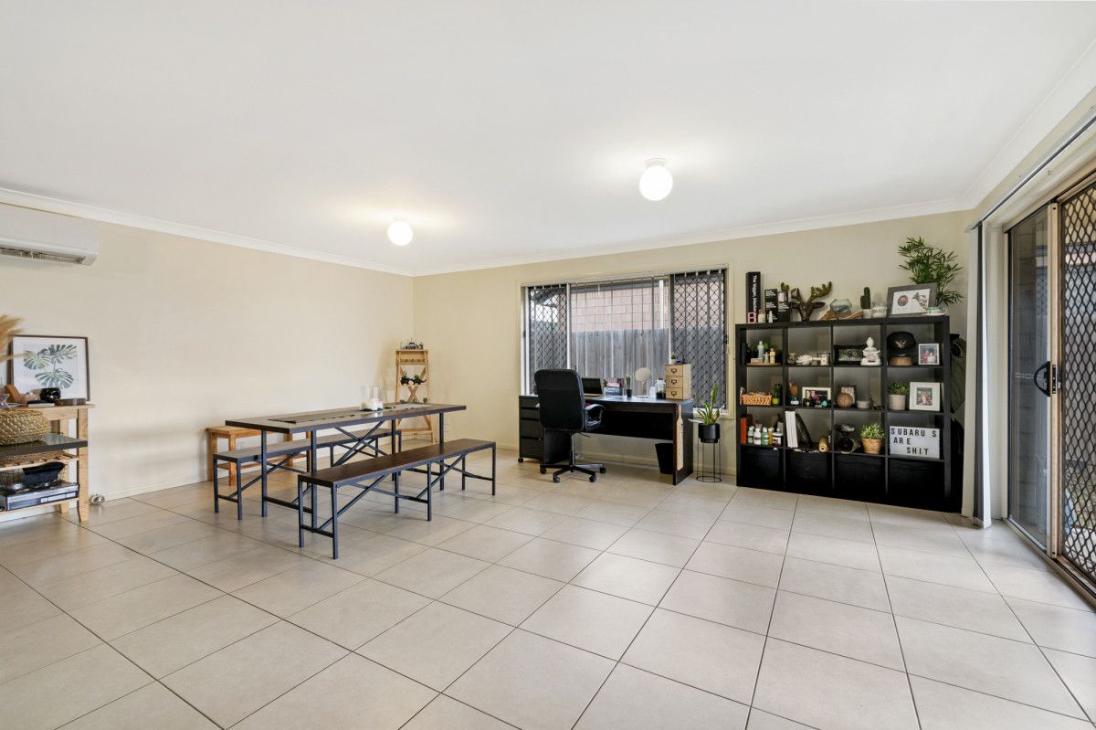 4 Zachary Court, Hillcrest QLD 4118, Image 2