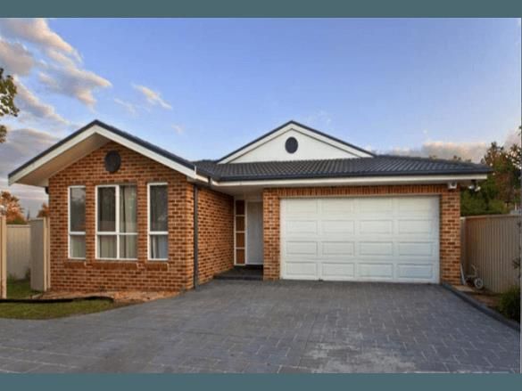 4 bedrooms House in 596A The Horsley Drive SMITHFIELD NSW, 2164