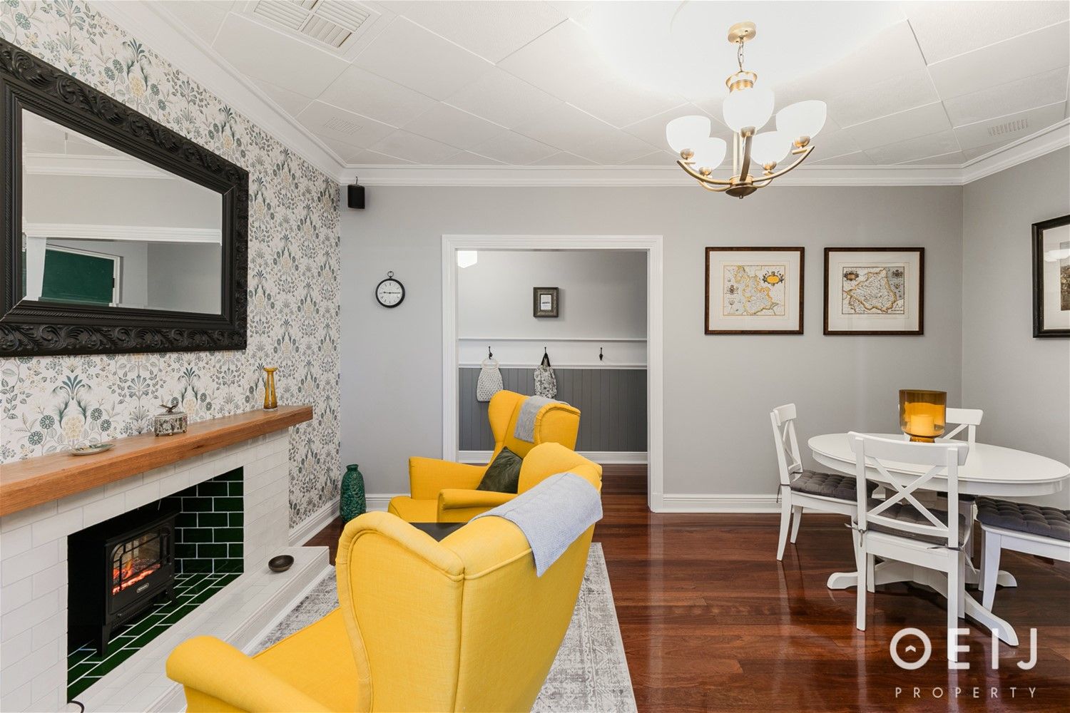 5 bedrooms House in 124B Gilbertson Road KARDINYA WA, 6163