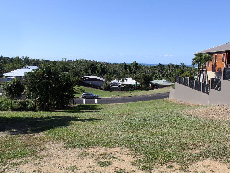 48 Dunkalli Crescent, WONGALING BEACH QLD 4852, Image 2