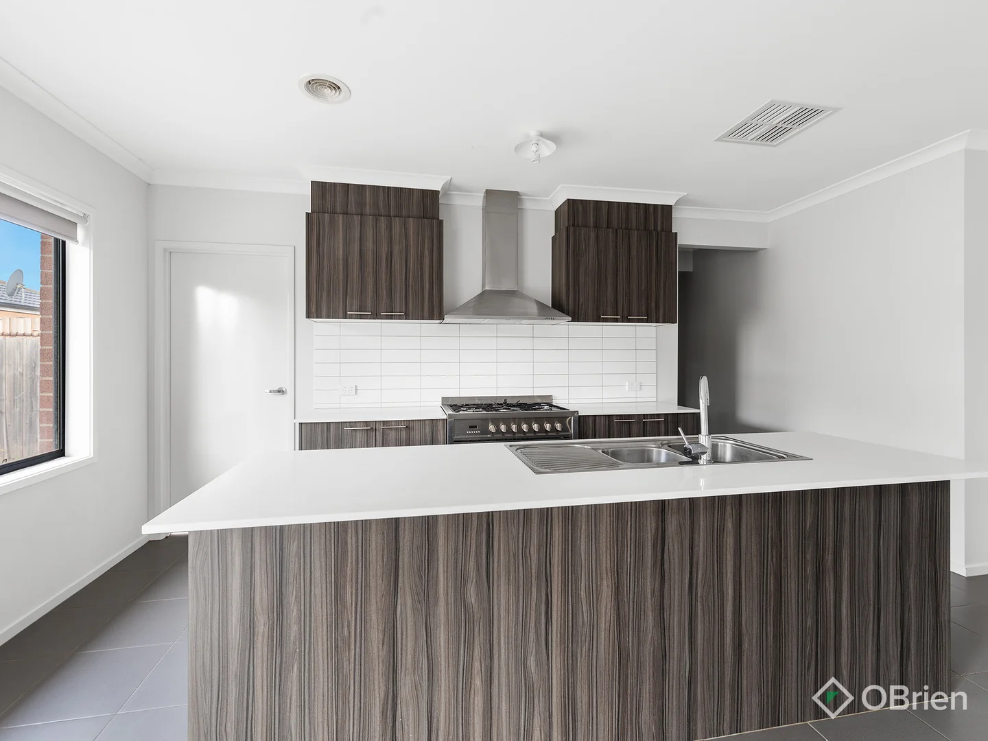 Additional image 2 of 27 Pioneer Drive, Aintree VIC 3336