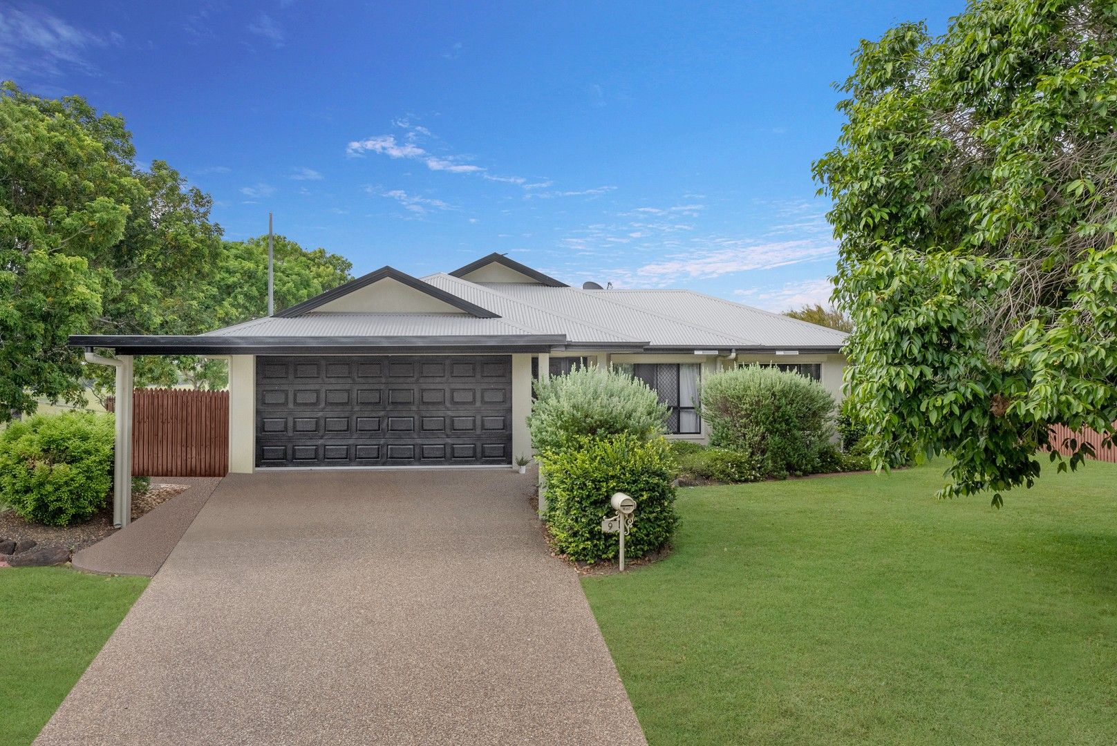4 bedrooms House in 9 Beresford Court KIRWAN QLD, 4817