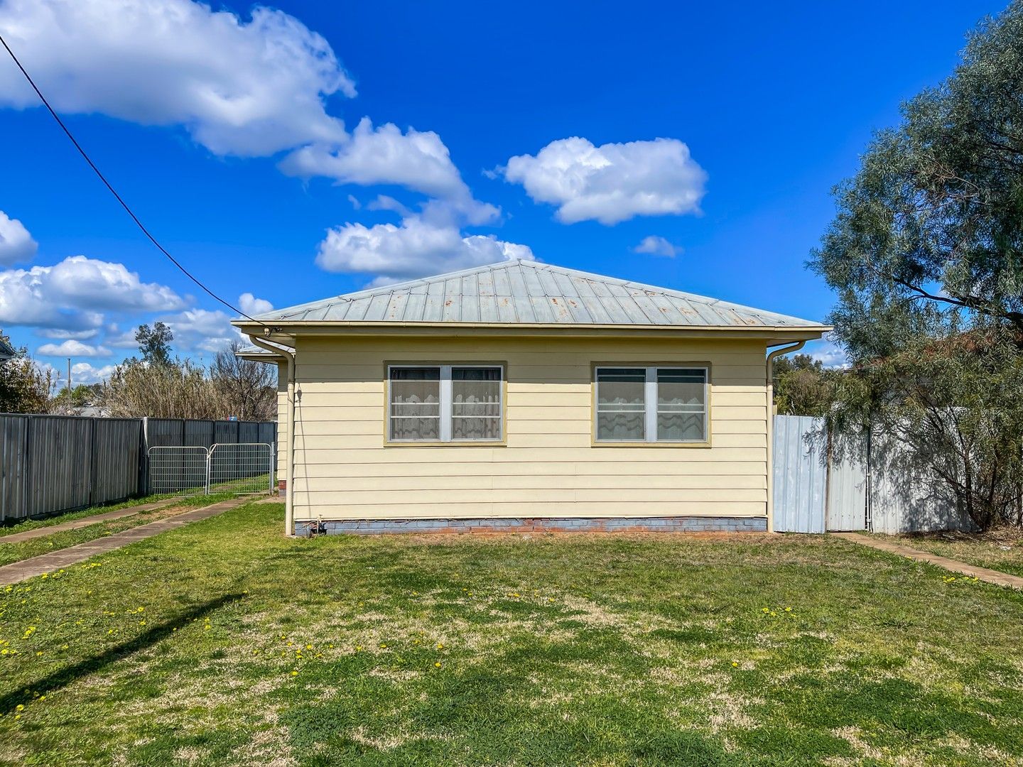 16 Conridge Street, Forbes NSW 2871 Domain