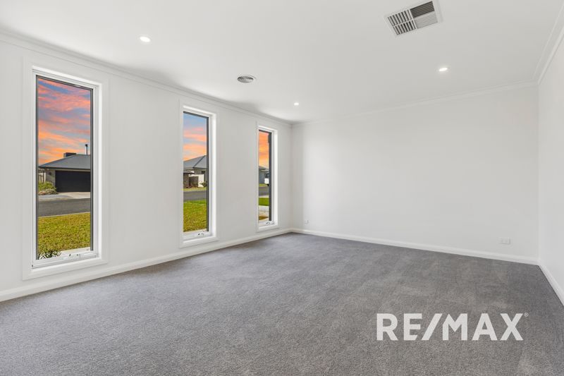 22 Hayes Crescent, Junee NSW 2663, Image 1