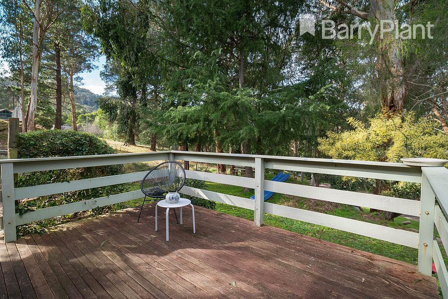 38 Lily Avenue, Selby VIC 3159, Image 2