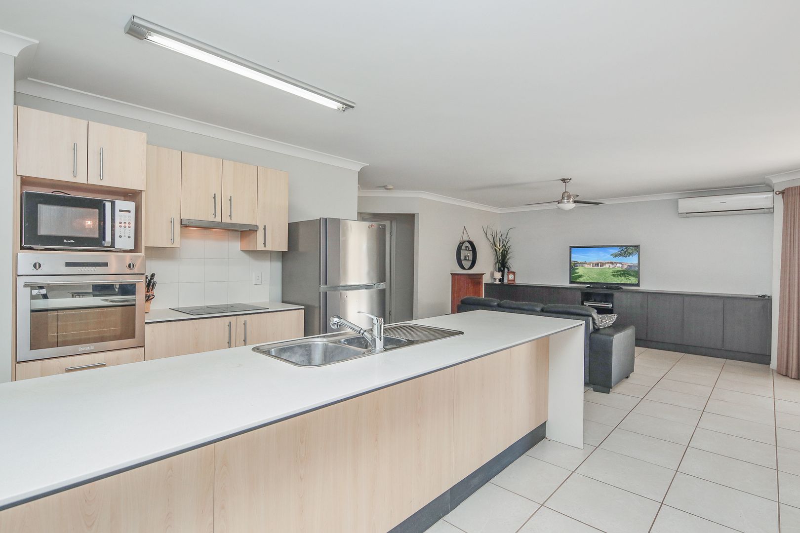 65 Titmarsh Cct, Fernvale QLD 4306, Image 2